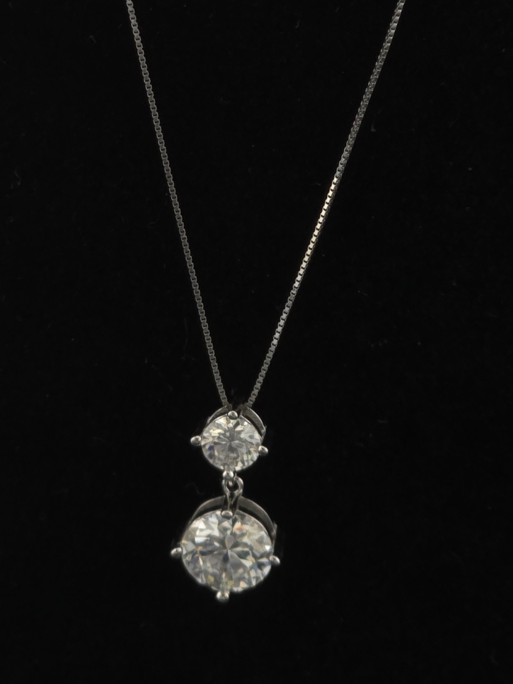 Elegant Silver 2 Ct Moissanite Pendant Necklace